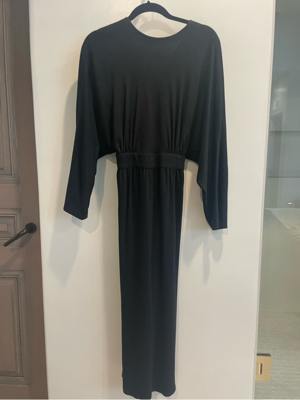 Black Long Sleeve Elastic-Waist Maxi Dress